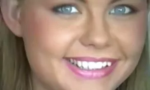 پسرش را بخاطر عکس کوس و کون شهوانی آموختن دروس از blowjob می ستاید