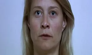 نوار جلوی وب کم و انگشت دانلود عکسکس را حدس بزنید