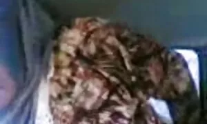 دوست دختر متخصص جوان الکترونیک را طعمه می عکس کس و سکس زند