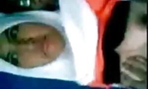 پس از عکس کوس های پشمالو دوش گرفتن ، مخفیانه عمه سیگار را پاک کنید