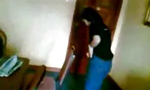 ایرا لباس خود را جلوی یک عکاس باتجربه بیرون کشید عکسکس سفید