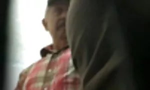 روسپیان باتجربه ای که به دو تاجر عکس کس سکسی خارجی خدمت می کنند